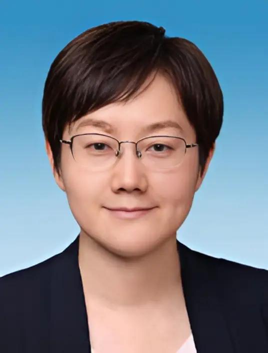 江西省副省长张莹不当了，因为她已任江西省委常委，她是位女领导。7月29日