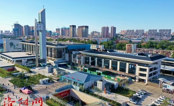 洛阳城事【洛阳火车站片区更新经验成为“全国样本”】16日清晨，洛阳火车站南广场上