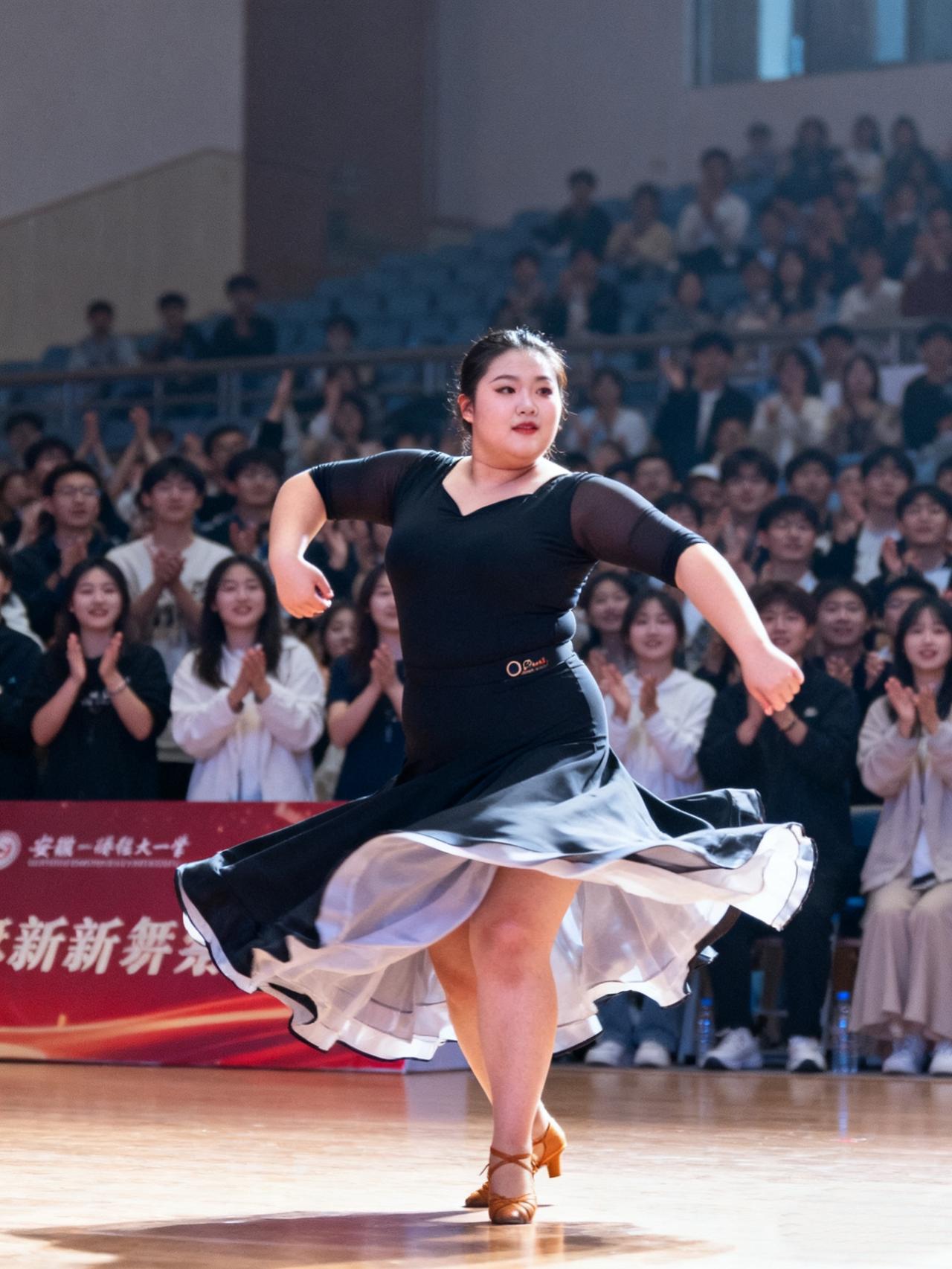 安徽胖姑娘跳国标火到人民日报！3000万人看呆：这才是美该有的样子安徽一个