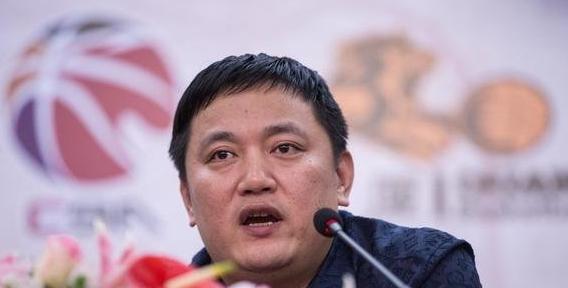 赵嘉仁走了，外援也换了，全网都在看广厦笑话。结果楼明直接拍桌子：孙铭徽、胡金秋、