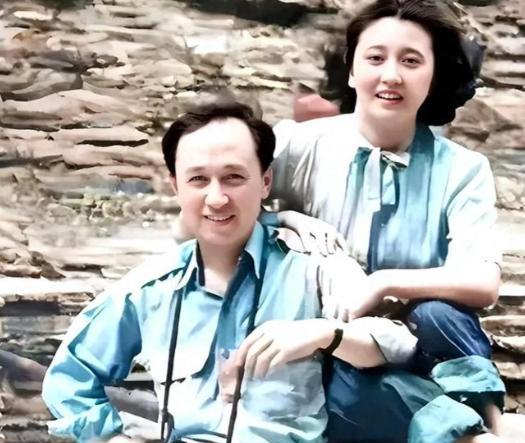 1947年，钱学森向蒋英表白：蒋英，要不，你嫁给我吧。蒋英委婉的拒绝：哥，我有男