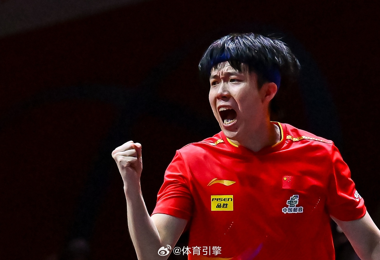看了《乒乓世界》这篇专访，王楚钦那句话最戳我：“自己还没有马龙和樊振东那样稳定，