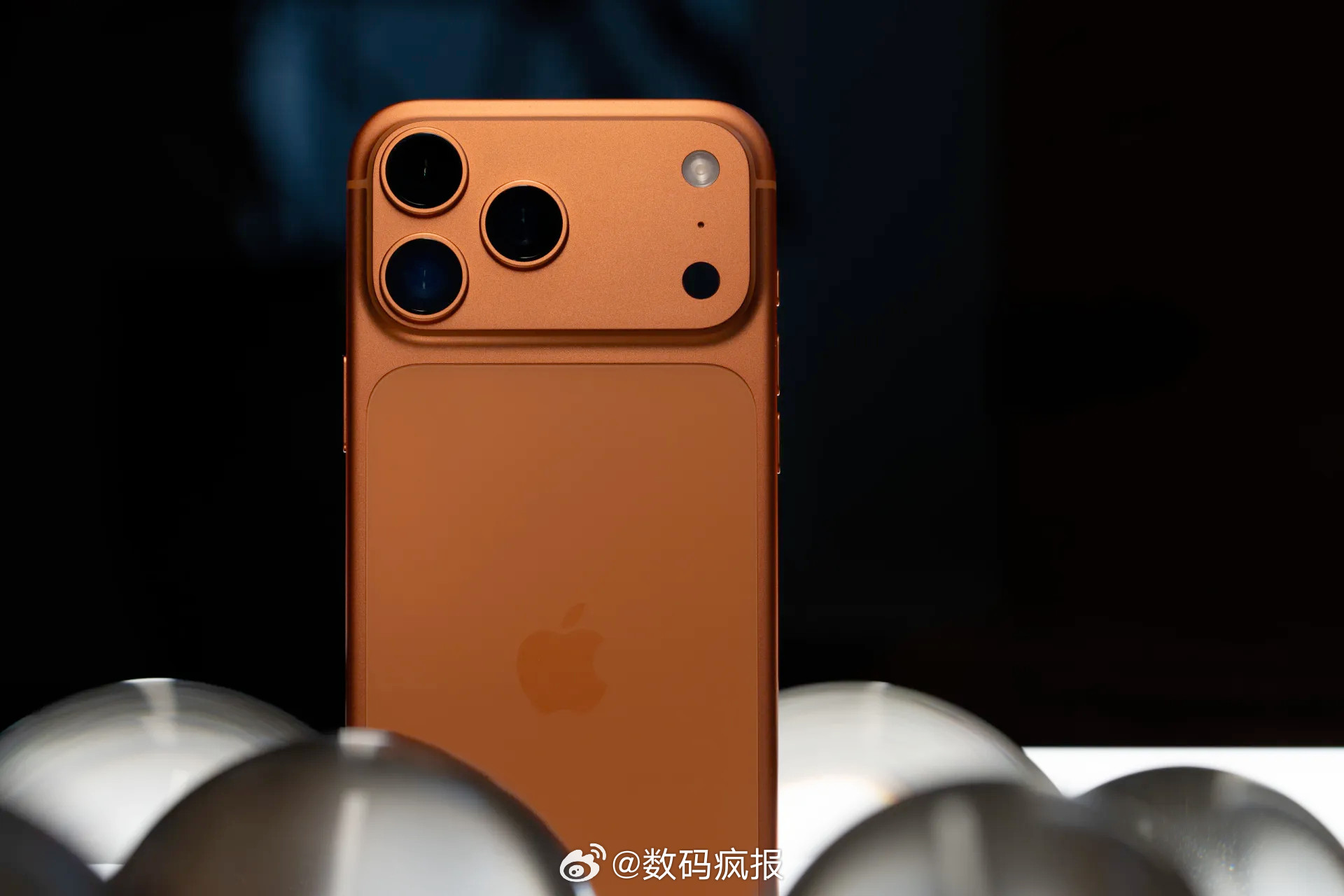 我能说句难听的话吗？打算买手机却还没买iPhone17系列的，99%是钱不够[