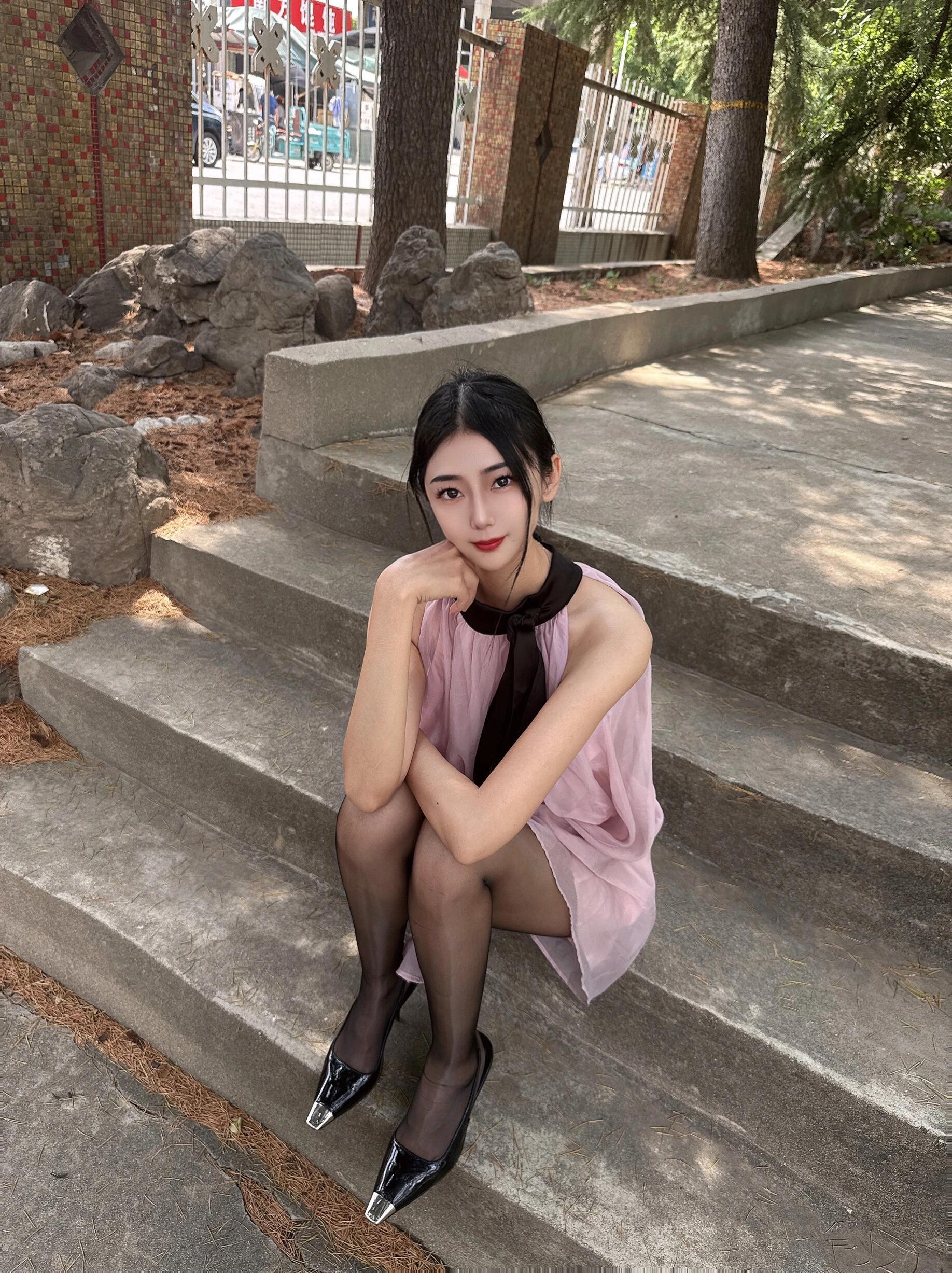 装美女好累啊​​​
