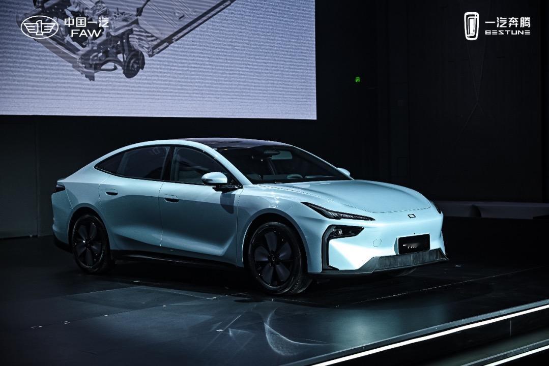 悦意08，一汽“嫡长子”回归，这回真不是闹着玩的！[狗头]放弃了传统的奔腾LO