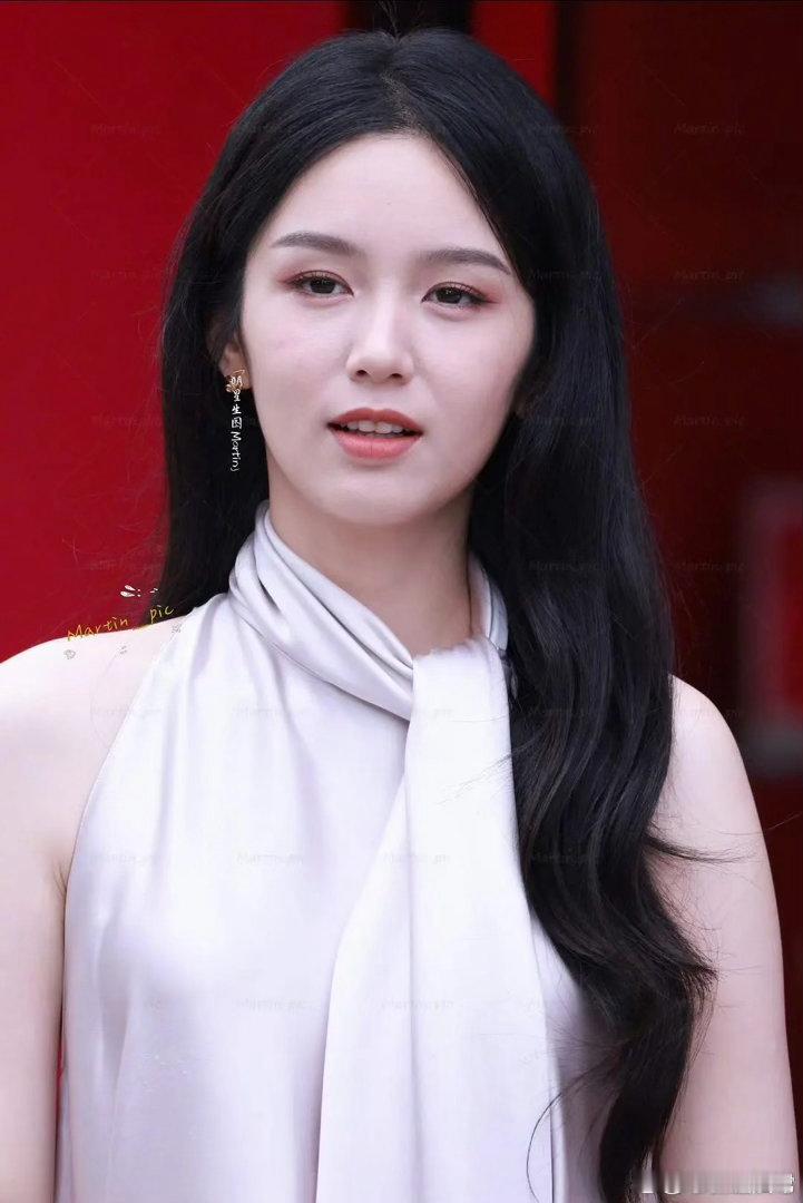 看起来周也没有少吃啊？