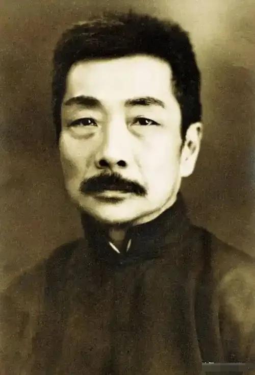 鲁迅去世后，许广平被日军抓捕，拳打脚踢惨遭电刑受尽凌辱和折磨。那是一九四一年