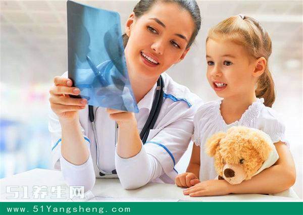孩子有这5种特征难长高, 家长从小就要留意, 别让孩子矮人一头