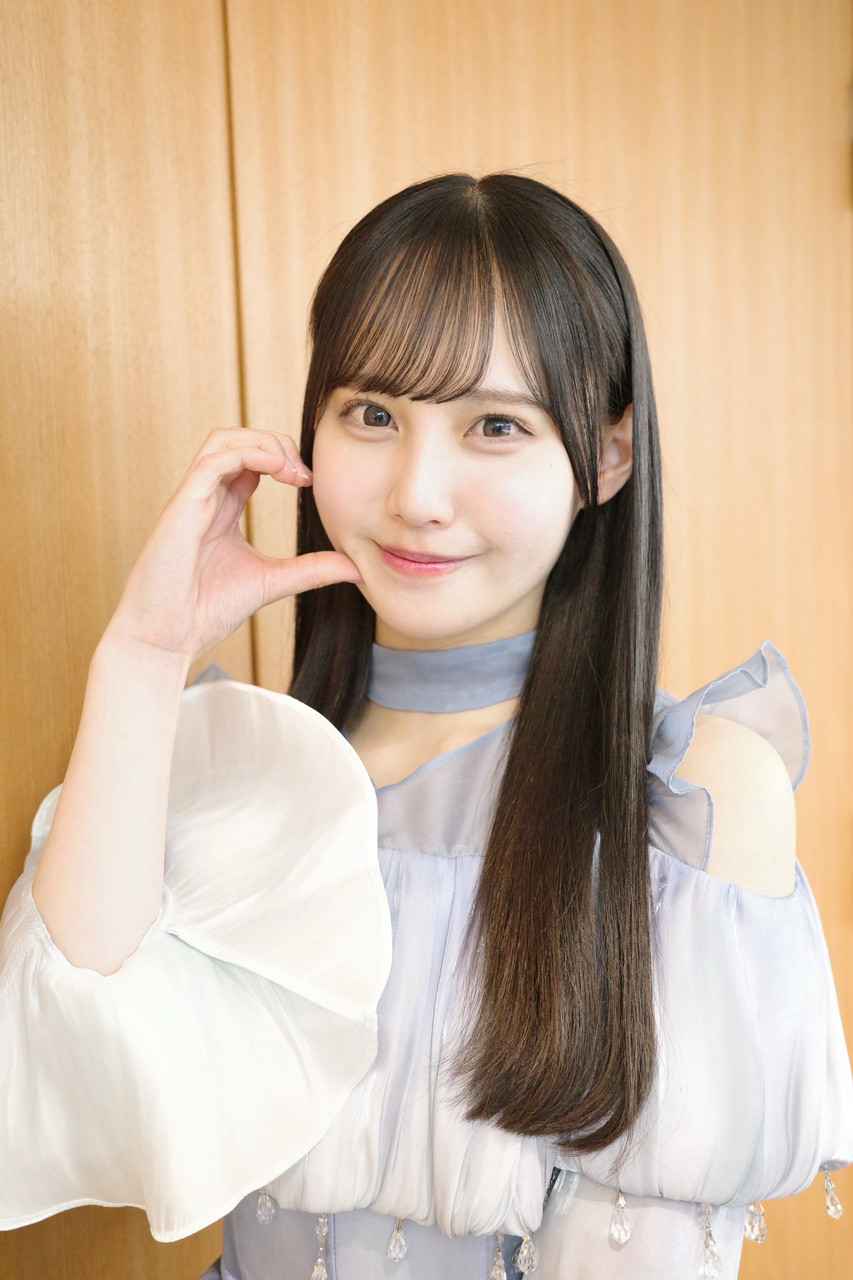 松尾桜「この衣装本当に可愛くて、大きいリボンが付いていたり、雫がキラキラ付いてい