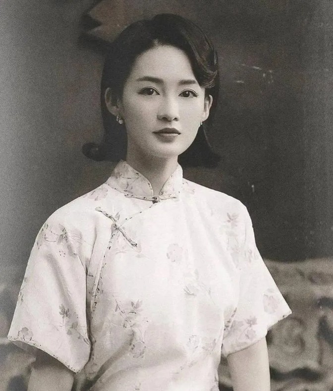 1915年，军阀王德庆娶15岁少女当小妾，然而2年后他就离世了。他给小妾留了30