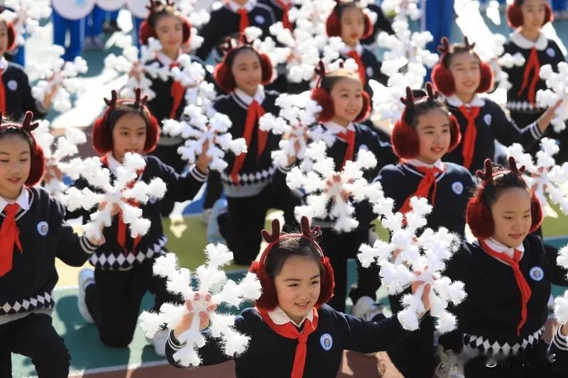 也谈我国中小学整体教学质量1949年解放，搞普及教育，到1966年，整体教学质