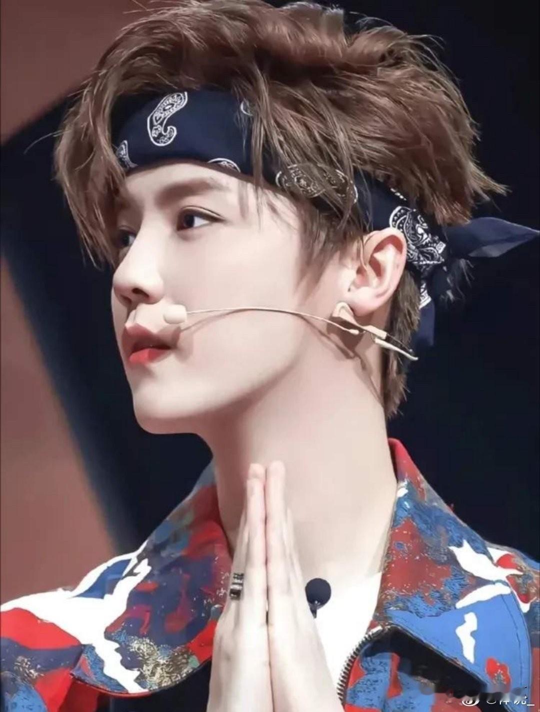 让人心寒的事鹿晗一件都没做演唱会取消第一时间考虑的是粉丝的利益，并且主动承担
