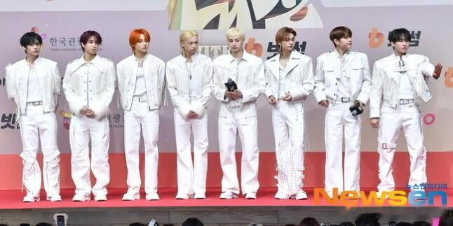 五代男团sbs红毯新闻图