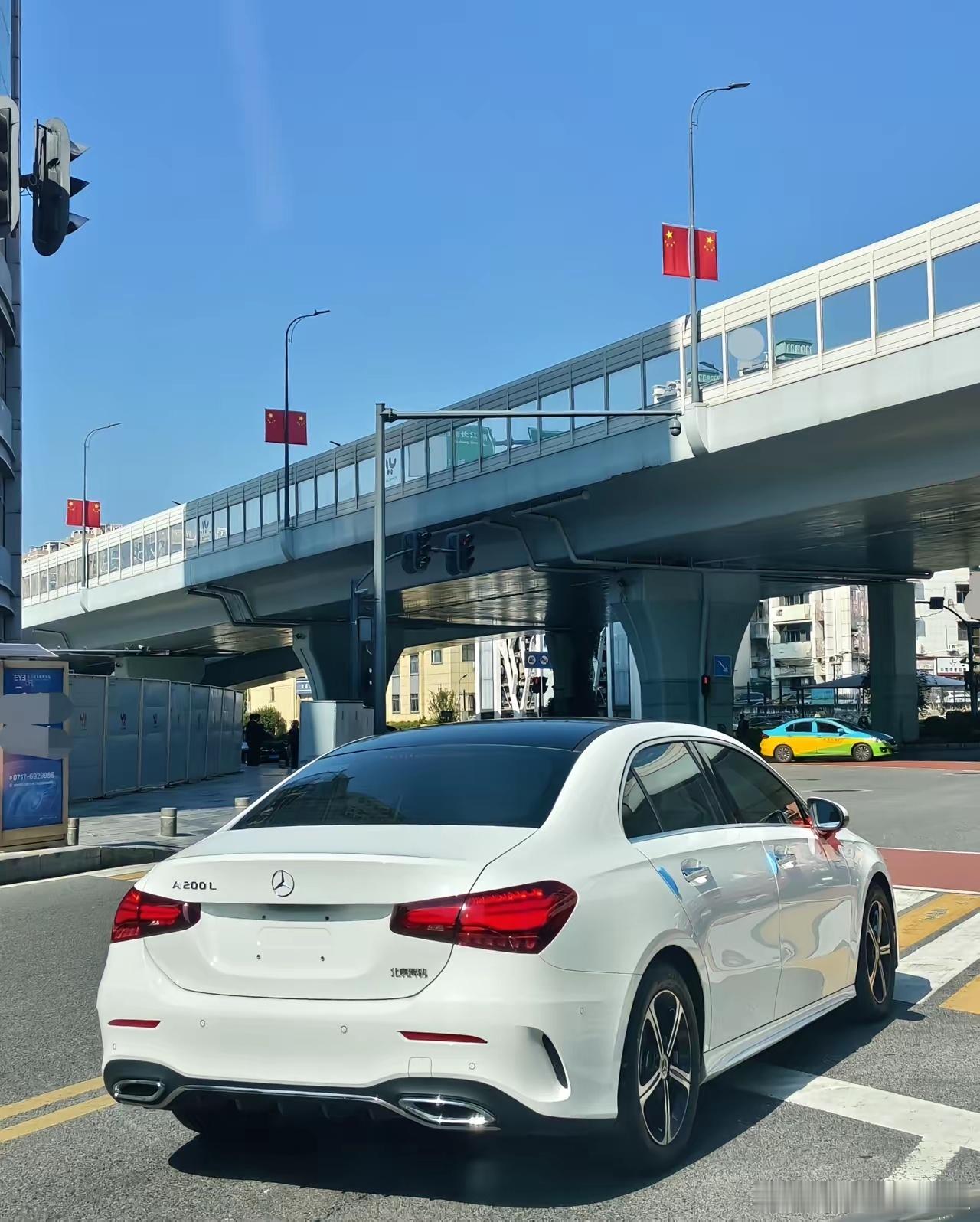 这年头,49年投国军的人还不少呢,15万落地买这车,图啥呢?同价位下外观内饰动力