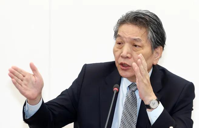 陈菊因病辞职监察部门负责人职务由李鸿钧暂代75岁陈菊自2024年底因病住院