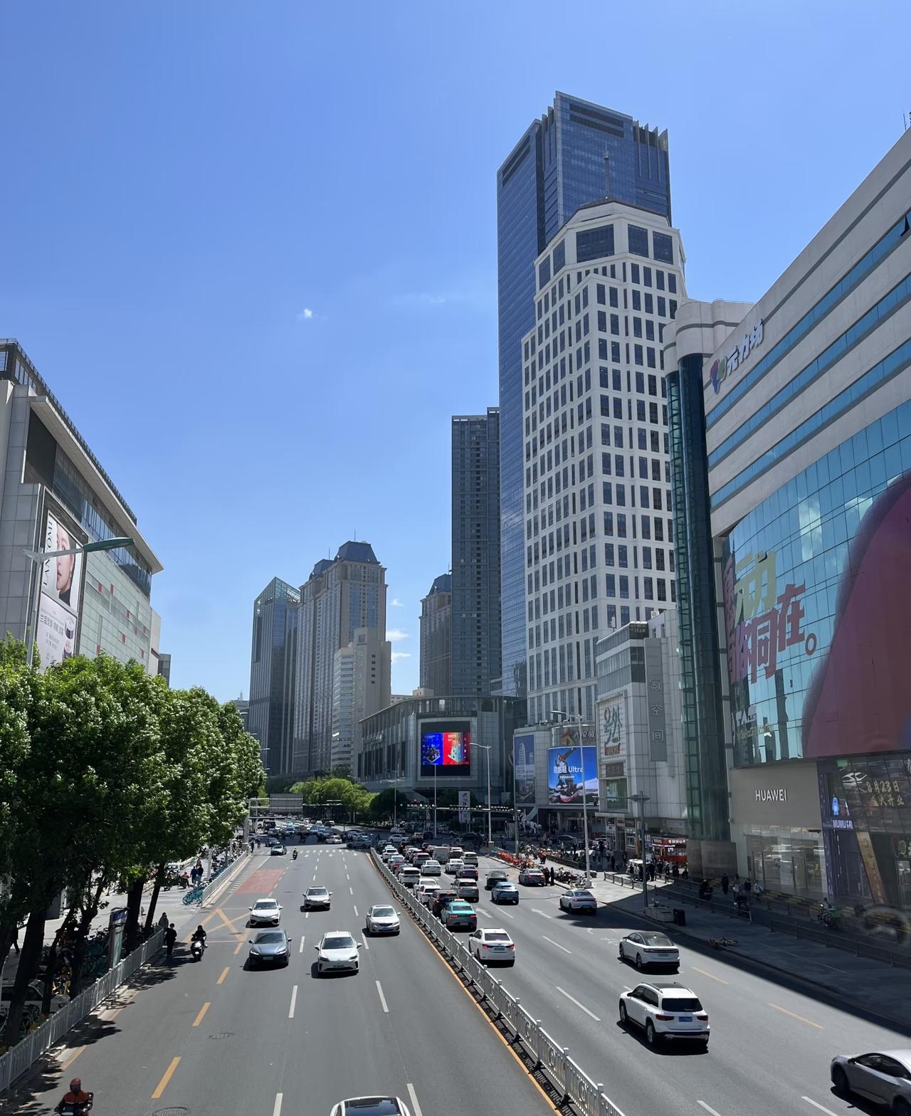 亲戚家的表妹刚24岁，大学毕业后独自奔赴天津和平区打拼。满心盼着她踏实奋斗好好