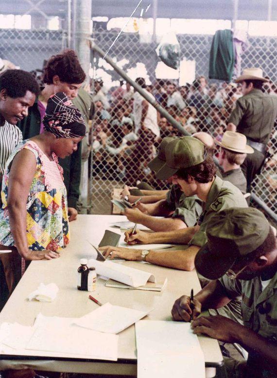 1980年，古巴的领导人卡斯特罗为了报复美国，竟然将15万名罪犯以及精神病患者