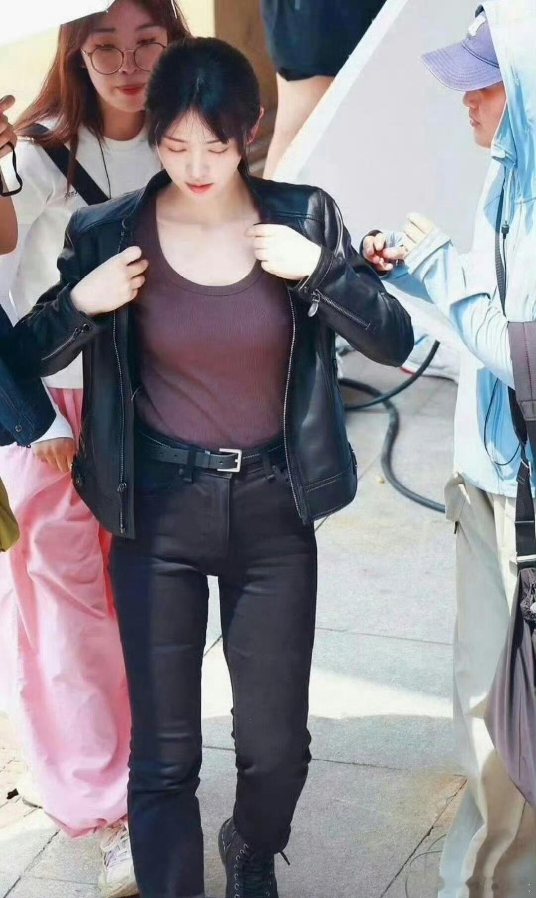 田曦薇是穿衣显瘦，脱衣有肉的女汉子。