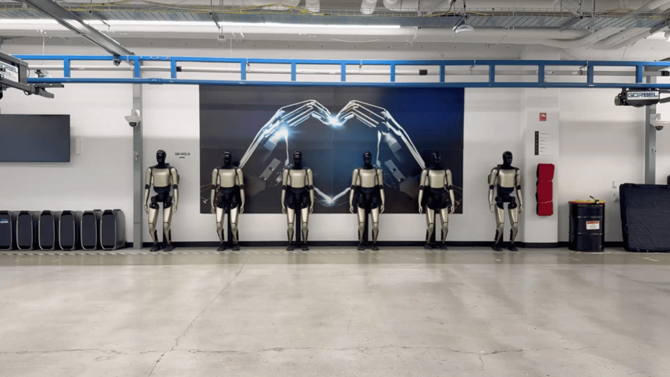 特斯拉发布人形机器人跑步视频除了速度慢了点，这跑步姿势和我跑的有啥区别