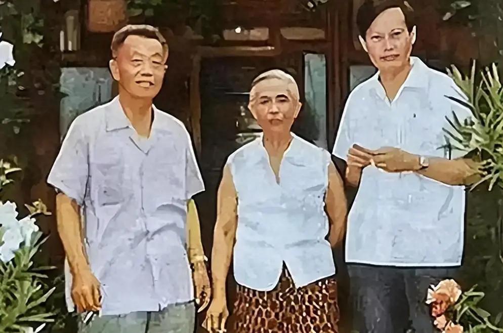 杨振宁一生最大的遗憾：年薪10000美元，却没来得及借钱给杜致仁。杨振宁，外
