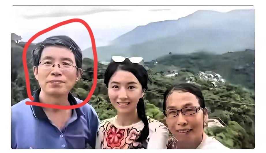 翟欣欣的爸爸妈妈就是翟欣欣的帮凶，应该承担连带责任。翟欣欣案里最让人脊背发凉
