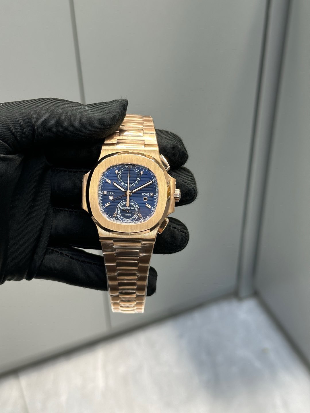 百达翡丽5990：一“表”在手的双城生活在顶级腕表的世界里，百达翡丽（PatekPhilippe）是