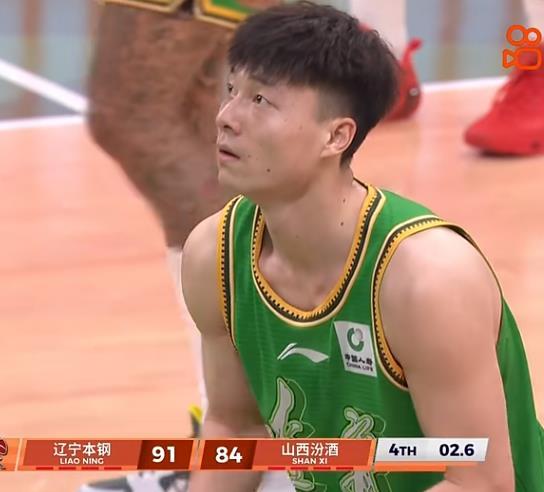 得到全队最高的16分，尤其是他不断的单挑和硬刚迪亚洛，这还是辽宁球迷心中那个手帝