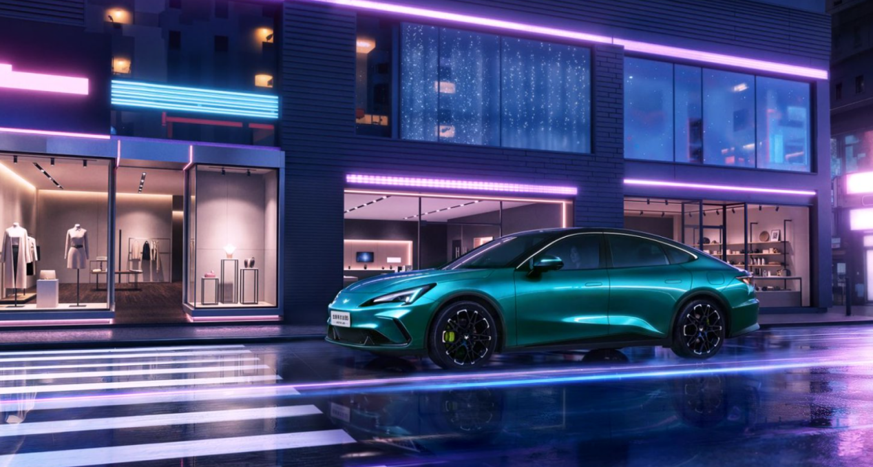 智驾拉满，极狐全新阿尔法S5预售来袭一直对车辆的智能驾驶配置很感兴趣...