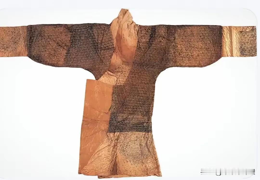 现在的专家说话，真是越来越让人看不懂了。你看孔庆东指着汉服说是奇装异服，老胡