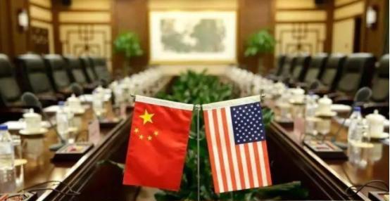 英国学者坦言：美国之所以一直针对中国，是因为中国犯了一个大错。一个建国才二三百年