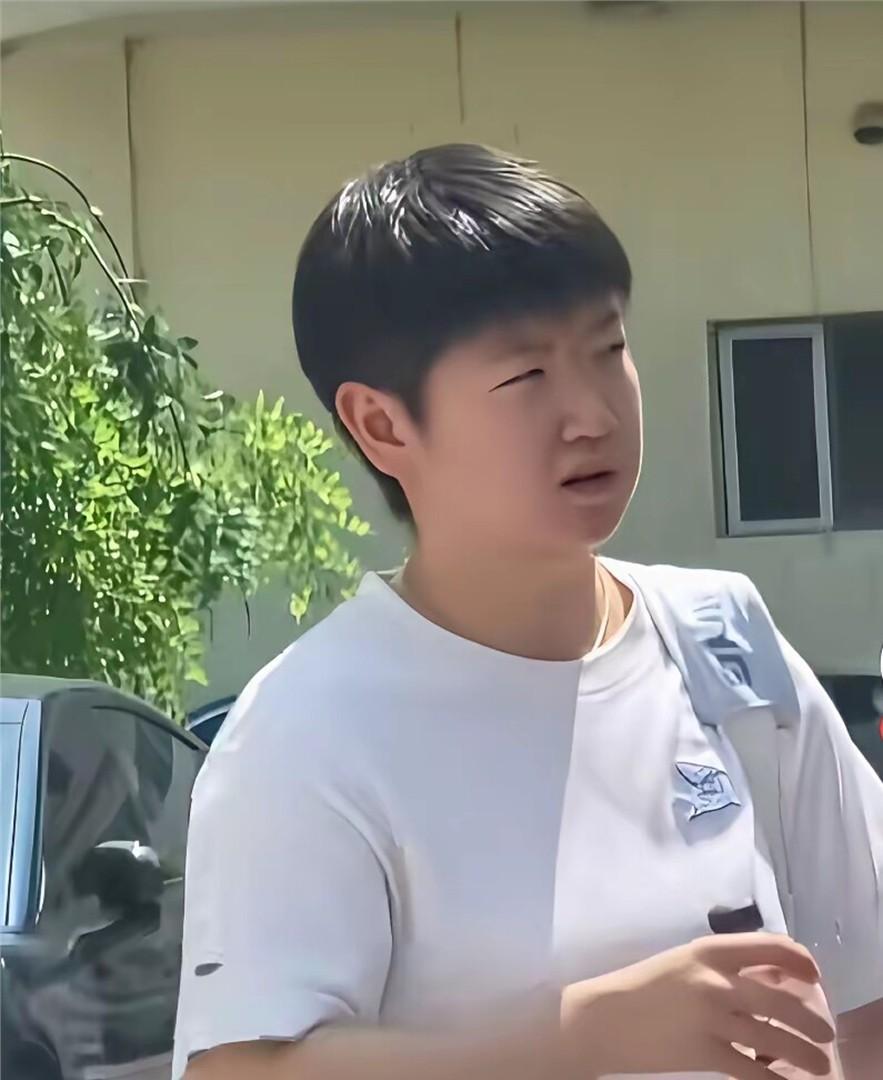 连续四年霸榜世界第一的孙颖莎积分断签，宁愿让出排名也要休整身体，这选择到底值不值