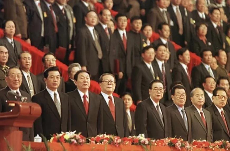 #春日生活打卡季#这张珍贵照片拍摄于一九九九年十二月二十日零时，澳门回归祖国大