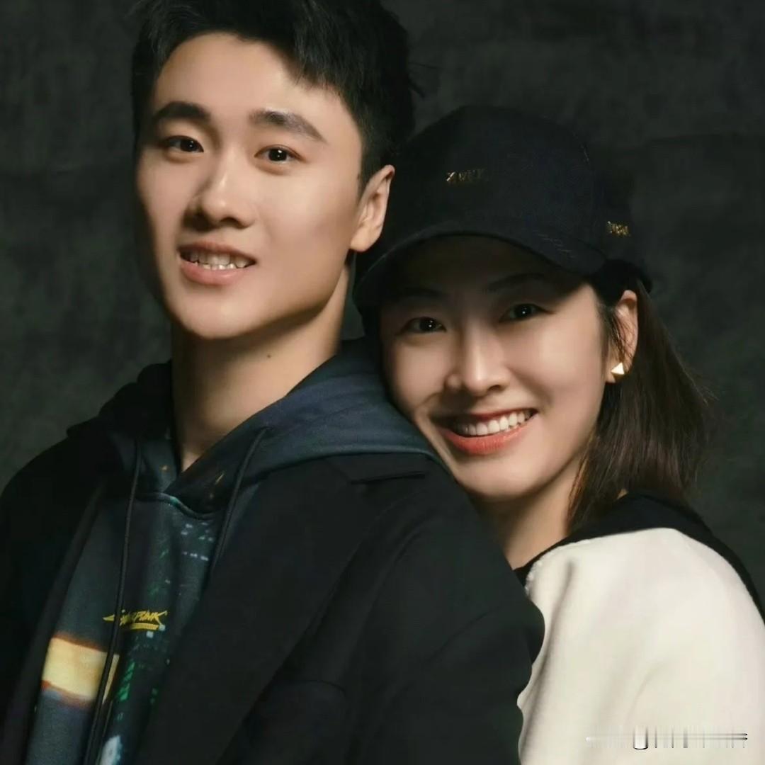 徐梦桃被宠成公主！相差5岁姐弟恋细节暴露真正教养看徐梦桃和王心迪的爱