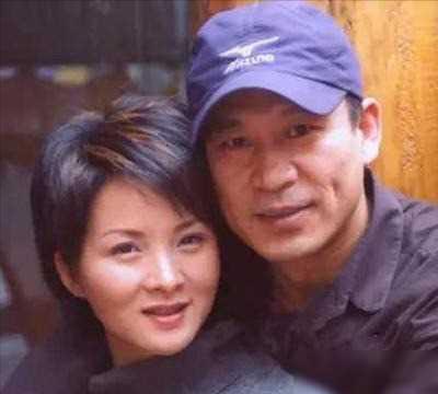 当年，27岁的谢兰嫁给大自己11岁的师小红，两人约好了丁克，不要孩子，因为她的父