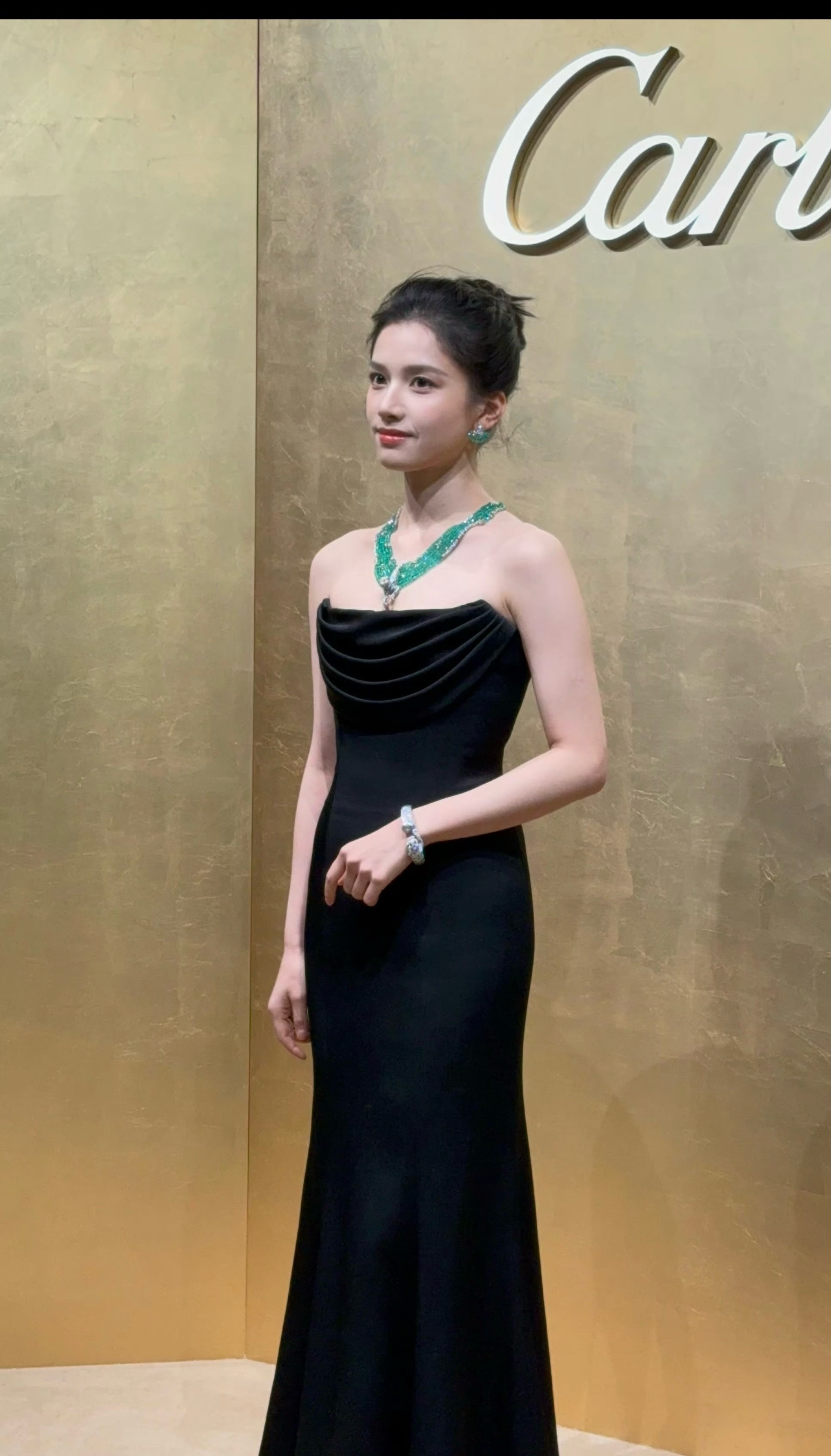 张婧仪绿宝石项链好美啊​​​