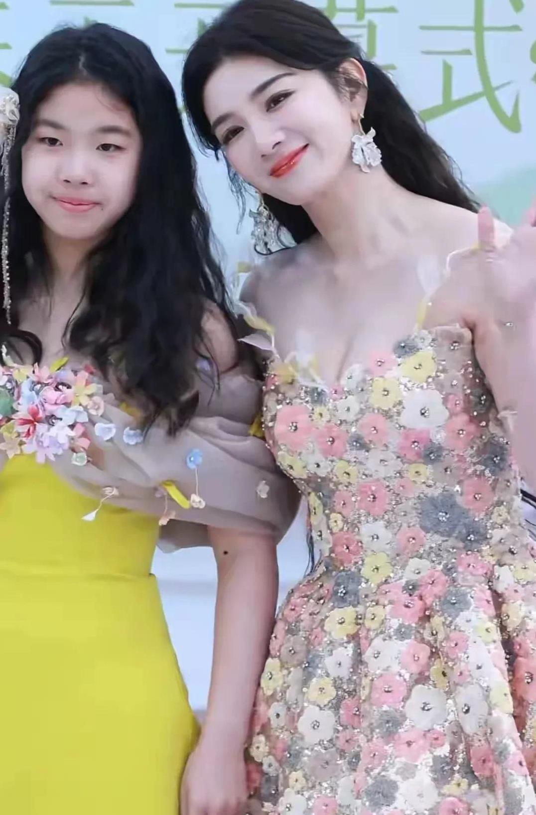 黄奕，以后不担女儿出不了道，她也就此打住，大家也会对她不屑一顾。永远不允许她出来