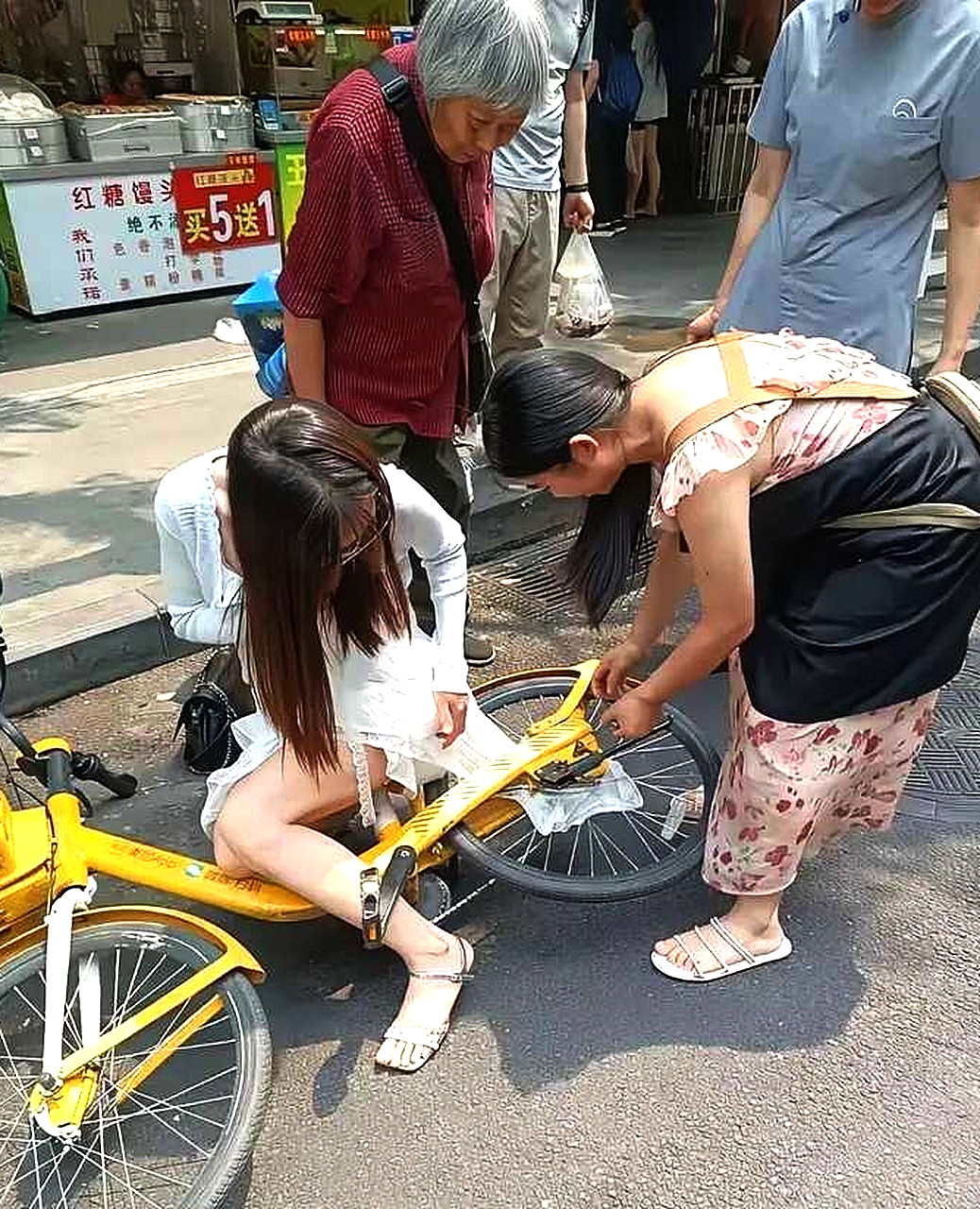 夹这么紧她一定很难受吧