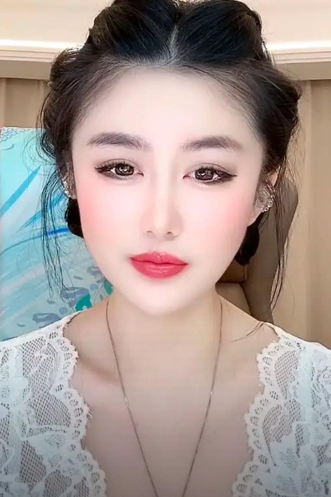 男人的爱男人可以和不爱的女人上床，眼一闭，灯一黑，就能将就，但他绝不会把嘴