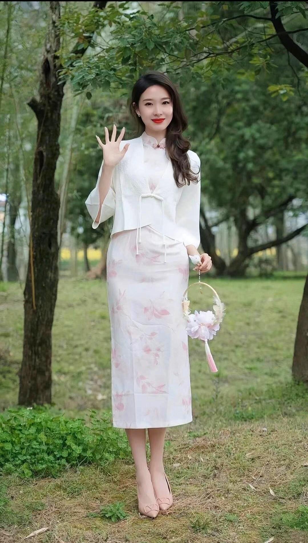 花间一壶酒，对酌话离愁。晒图笔记大赛什么样的女人才算有魅力呢记录我的2026