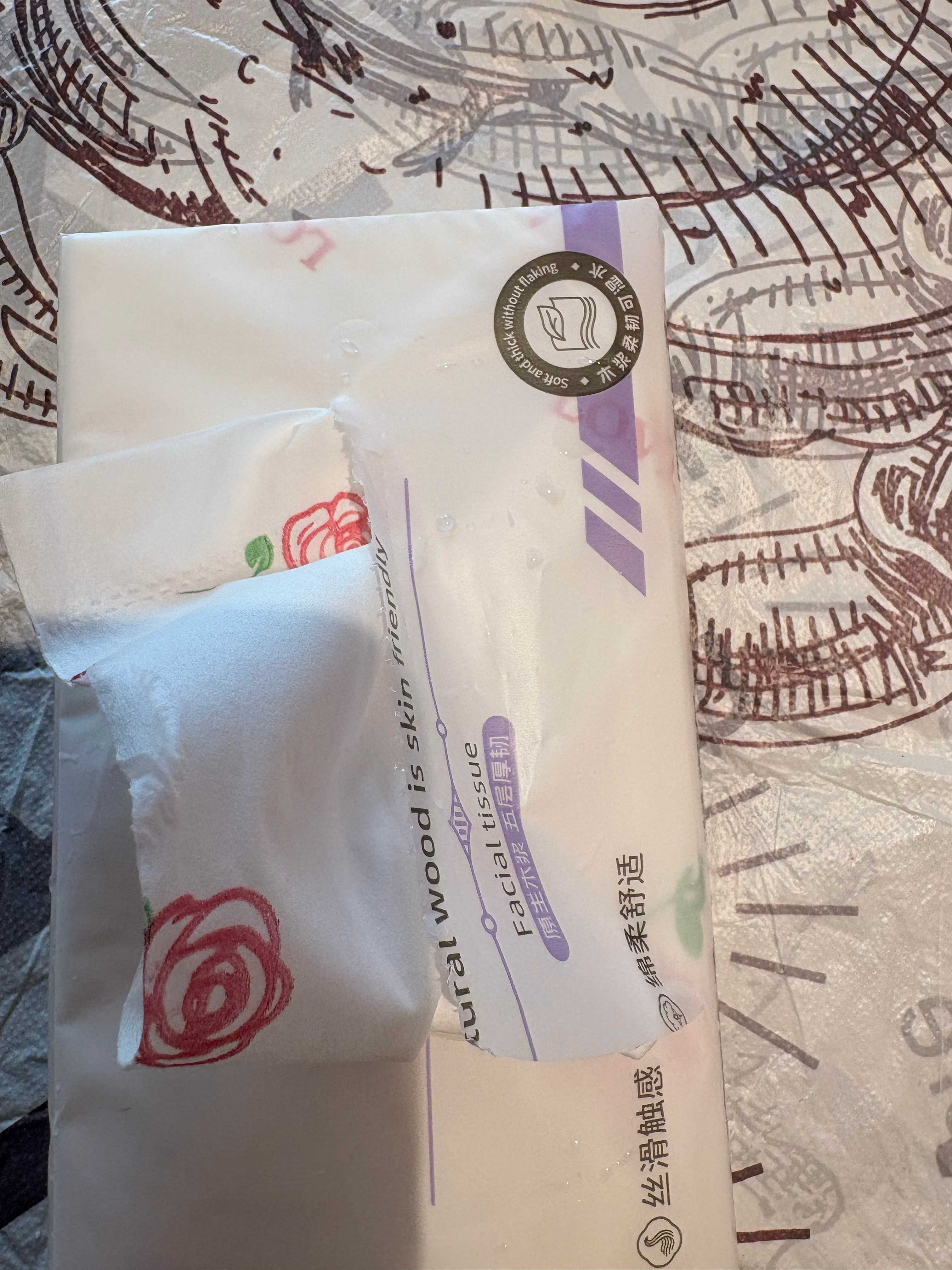 哈尔滨“餐饮店不提供纸巾”的服务标准初衷是为了绿色环保，但总给人一种“趁人之危”