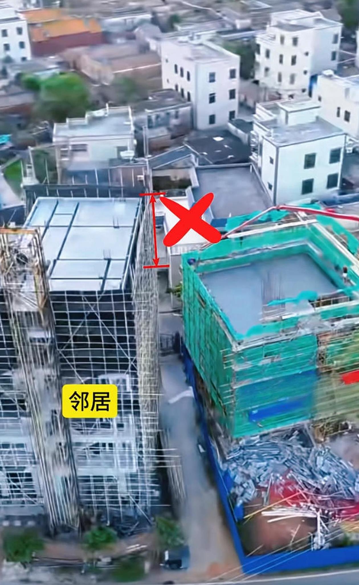 全红婵老家建房，又遇新麻烦😡😡她家的新邻居建房有点怪，两家虽然隔