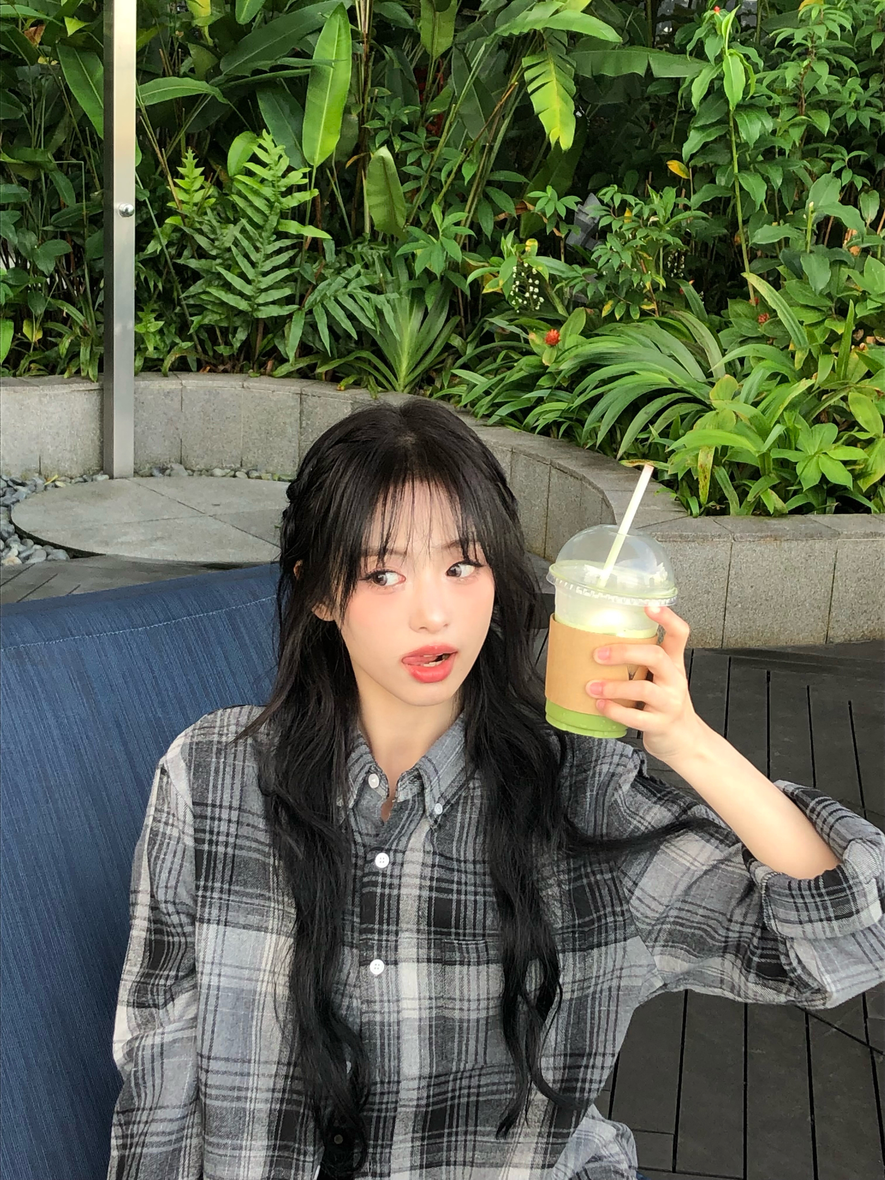 夏日的微风🌬️🌬️吹进了心中❤️♥️听着歌🎵🎵心情很轻松😌😌​​​