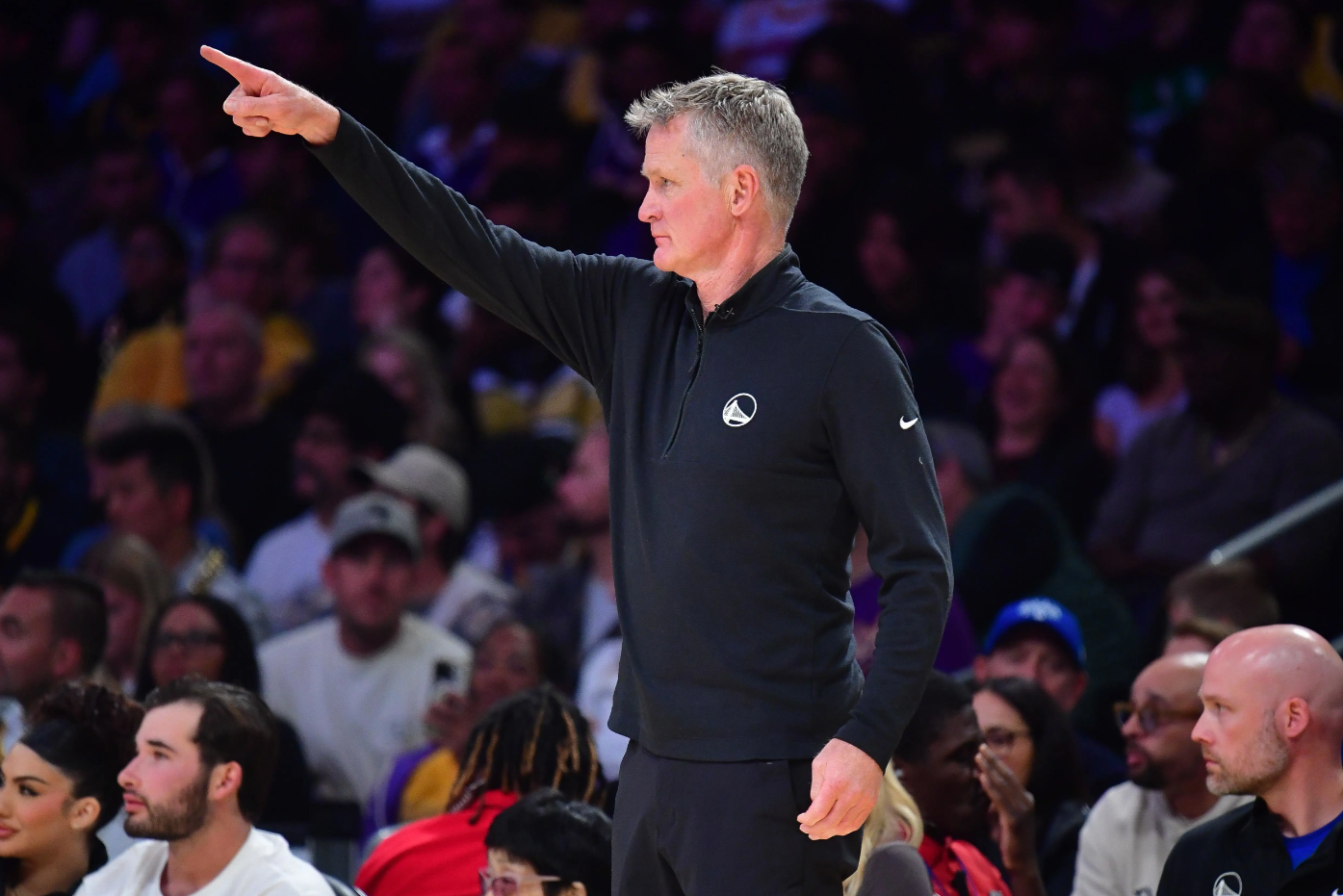 NBA常规赛，勇士客场119-139不敌开拓者。赛后勇士主教练科尔接受了采访，下