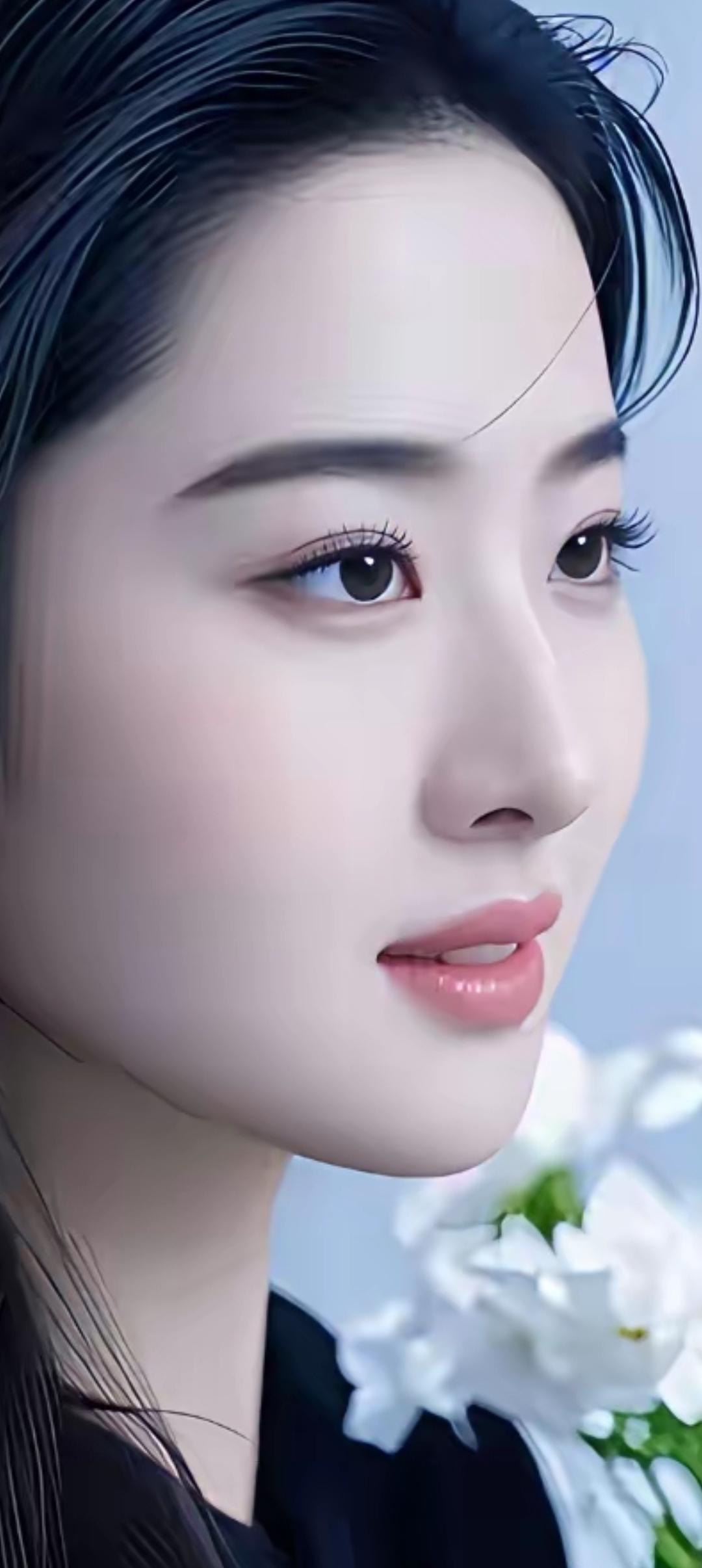 温柔眼神，如花般绽放，唯美动人。