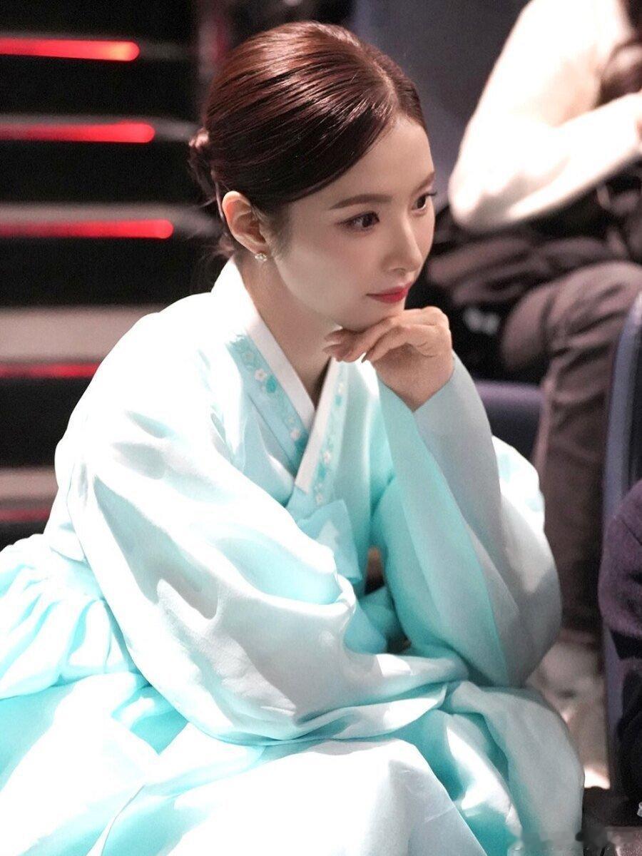 【热推1.6w赞】韩服申世景～🩵🩵