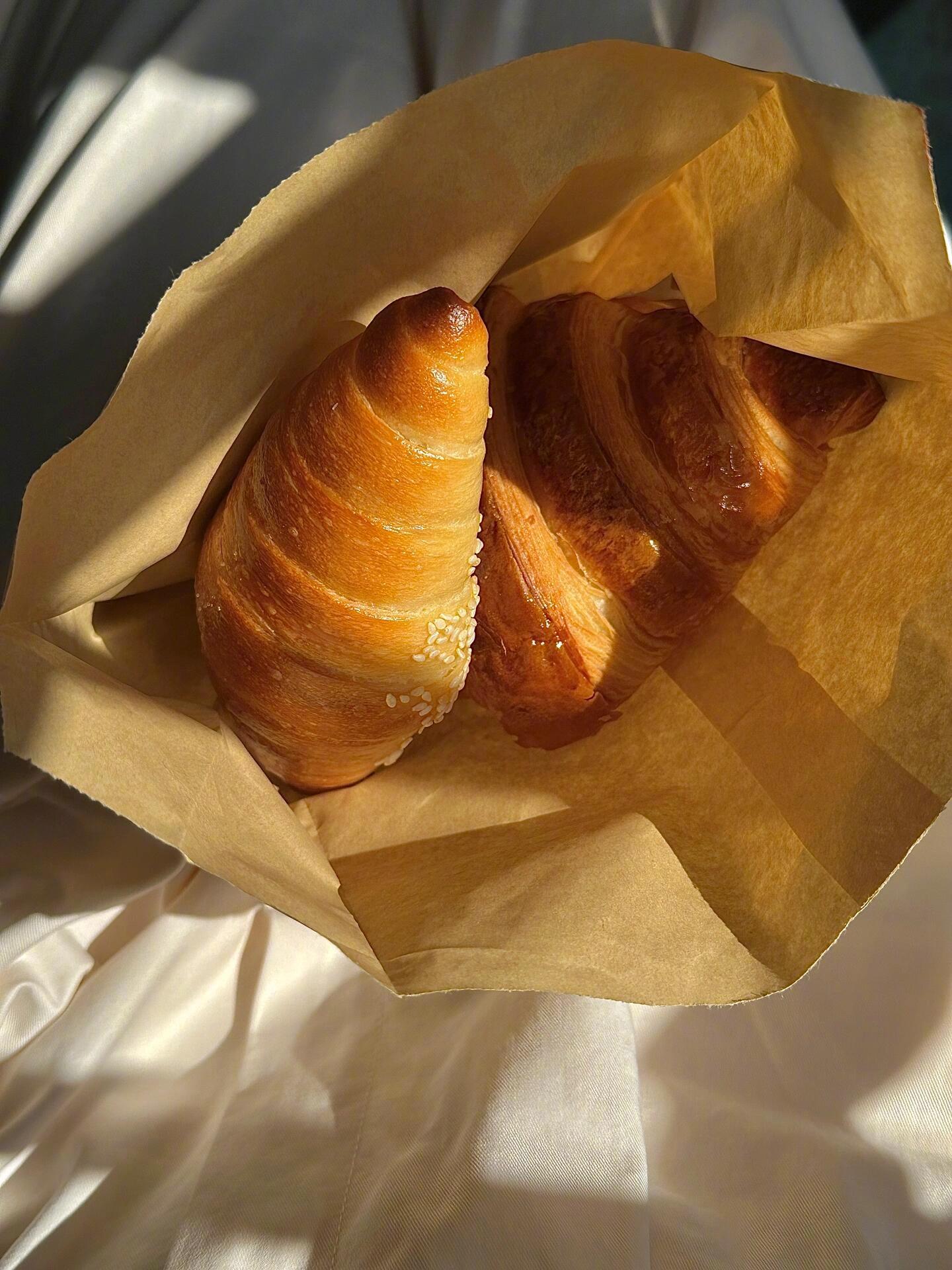 日子不会回头向前看✨