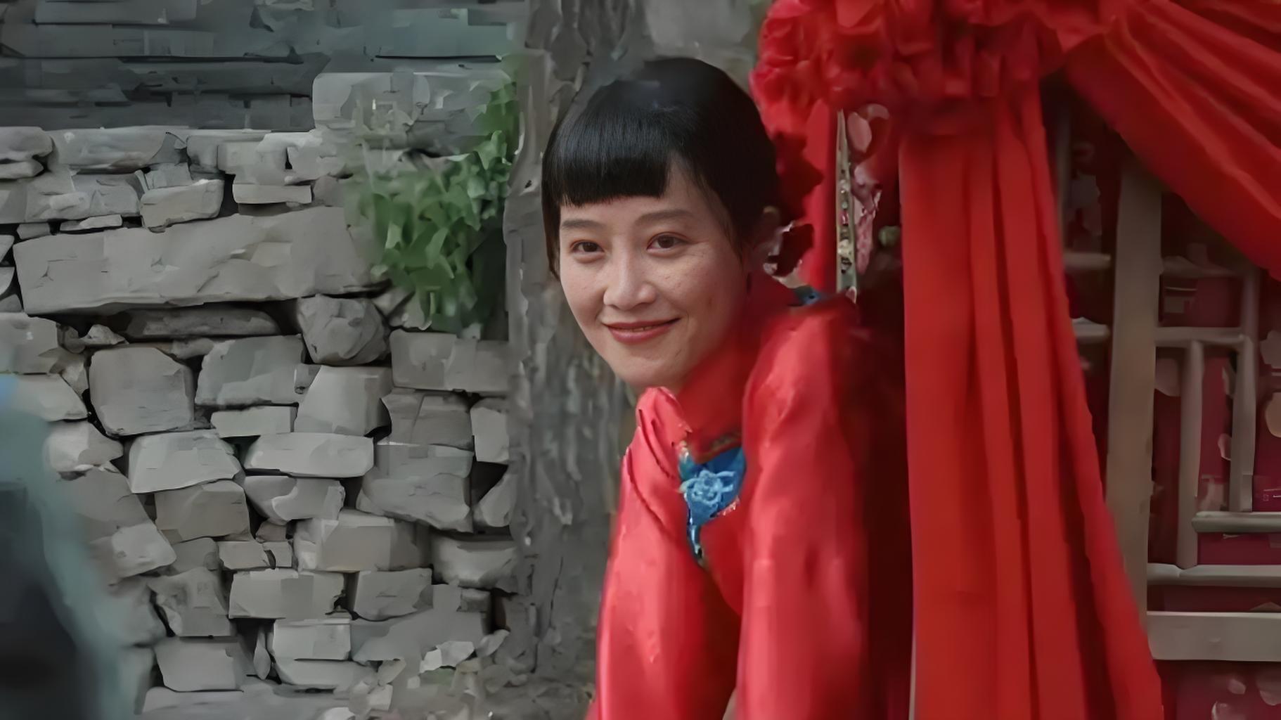在《生万物》里，铁头发现傻挑孩子是筐子的，这一真相凸显出银子当初抉择的明智。此前