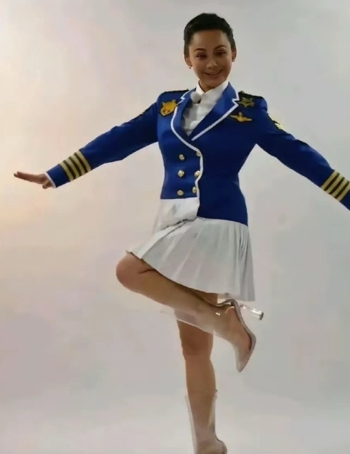 宁静这双鞋子感觉太捂汗了。