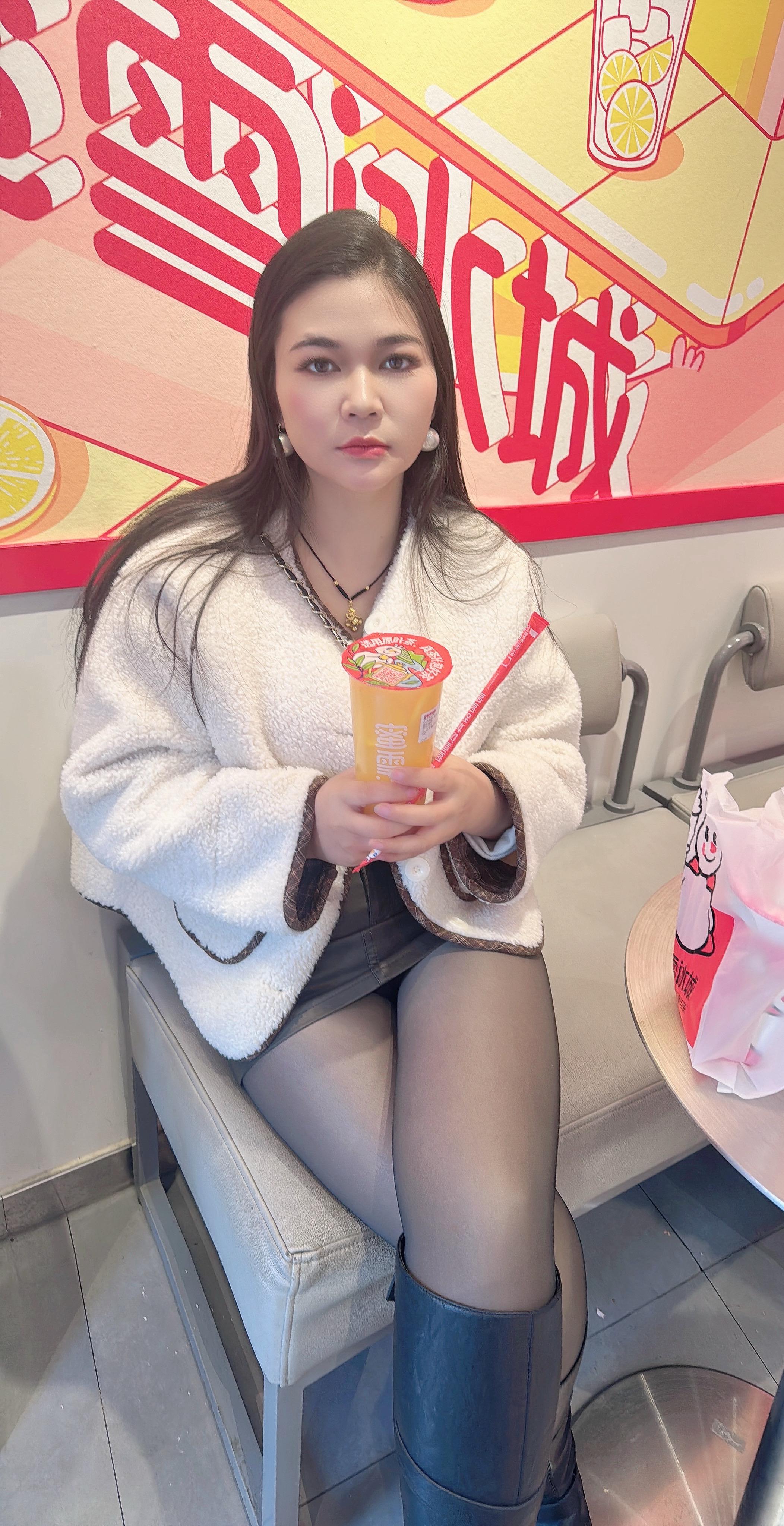 街拍小姐姐穿搭