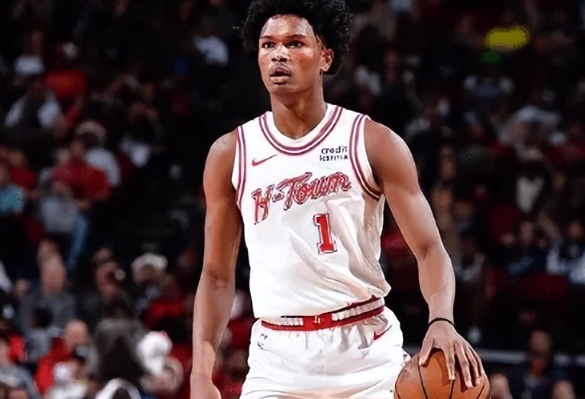 阿门做了太多不正确的防守！常规时间最后2.3秒无脑犯规，加时赛两次无效犯规直